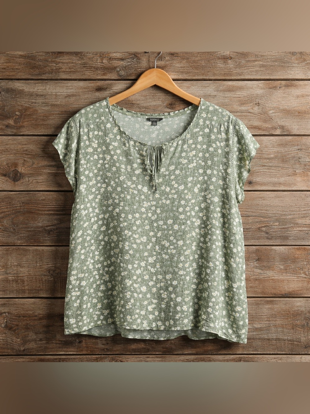 Buffalo David Bitton XXL Flutter Sleeve Floral Print Viscose Blouse.